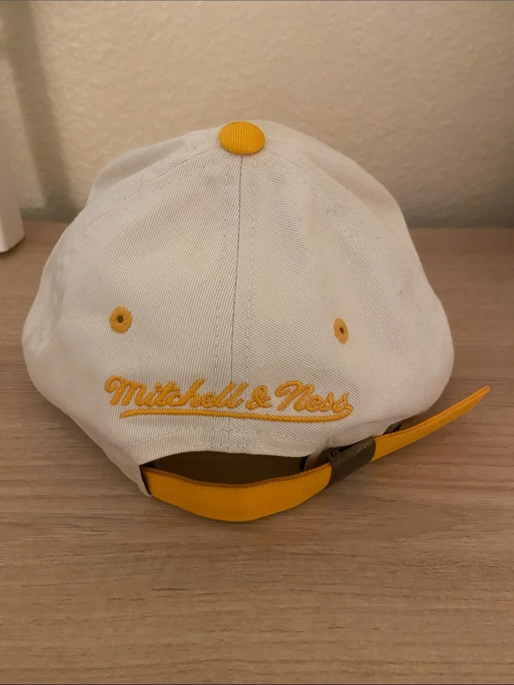 Mitchell & Ness Kids Lakers White and Yellow Baseball Hat
